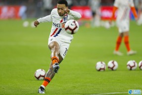 乐鱼app-包含经纪人透露：国际米兰有意引进切沃前锋卢卡特利的词条